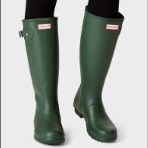 Hunter Original Tall Green Matte Boots Like New 8